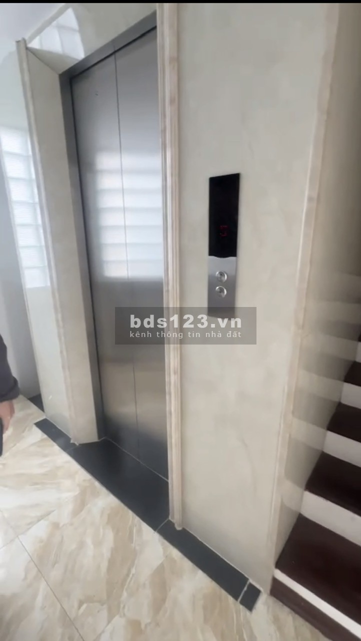 Cho thuê nhà mặt phố Quan Hoa, Cầu Giấy - 50m², 5 tầng, thang máy, thông sàn, nhà đẹp!