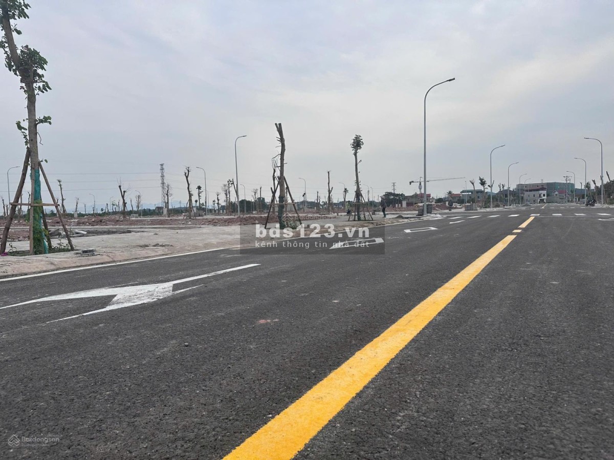 Bán đất nền 80m2 cạnh KCN Tân Hưng - Lạng Giang - BG - mặt đg TL 295 - Có sổ đỏ - Chỉ 2 tỷ/1lo