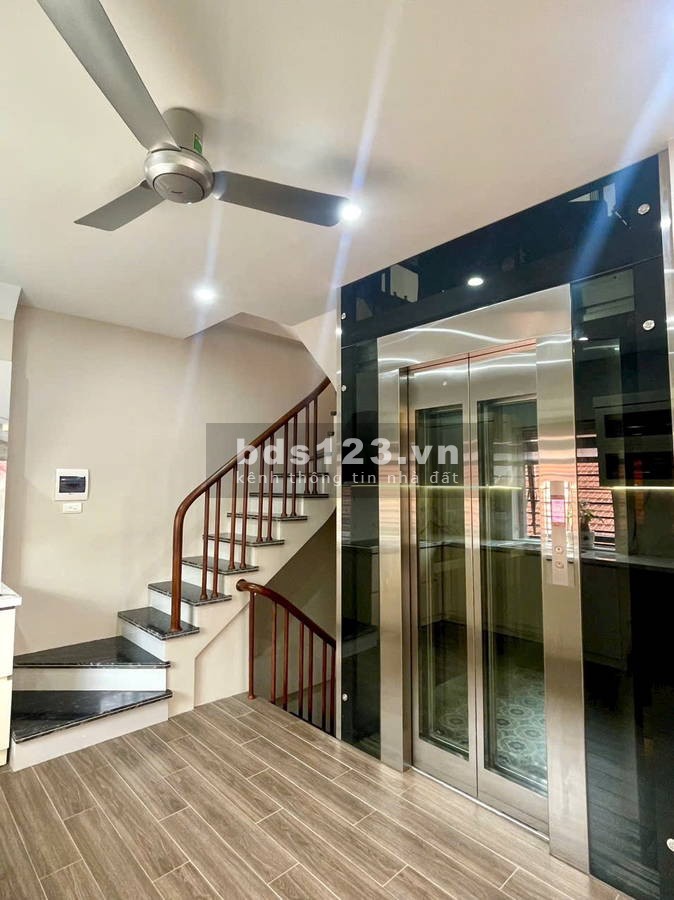 Nhà Đẹp Ở Ngay 65 m2 6 tầng Thang Máy, Ô tô Vào Nhà Phương Liệt Quận Thanh Xuân