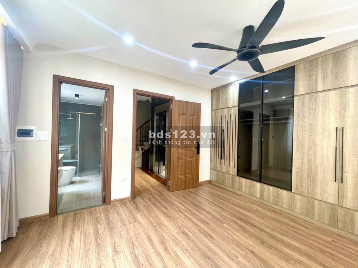 Nhà Đẹp Ở Ngay 65 m2 6 tầng Thang Máy, Ô tô Vào Nhà Phương Liệt Quận Thanh Xuân