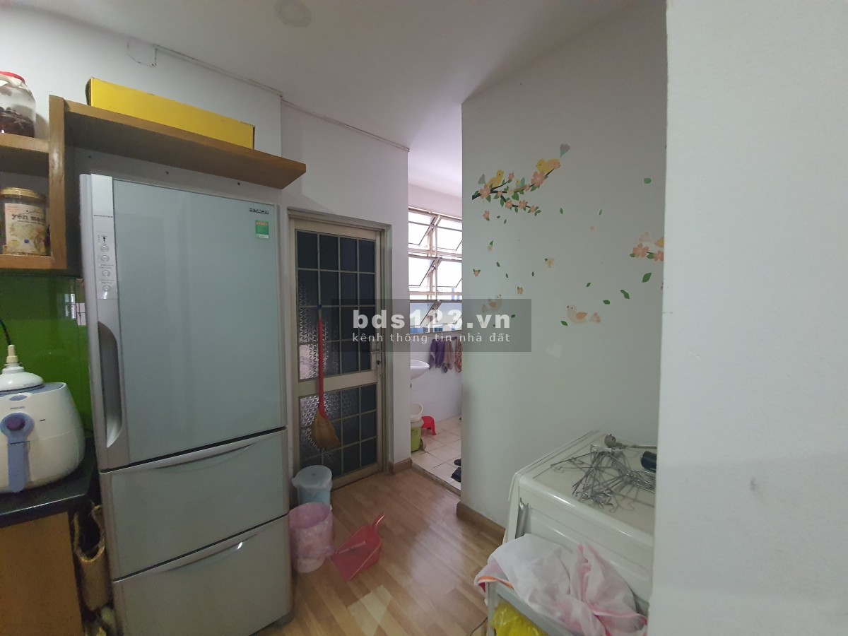 Chung cư Screc, P12, Q3, rộng 80m2, 2p, 2wc, giá 13,5tr/th