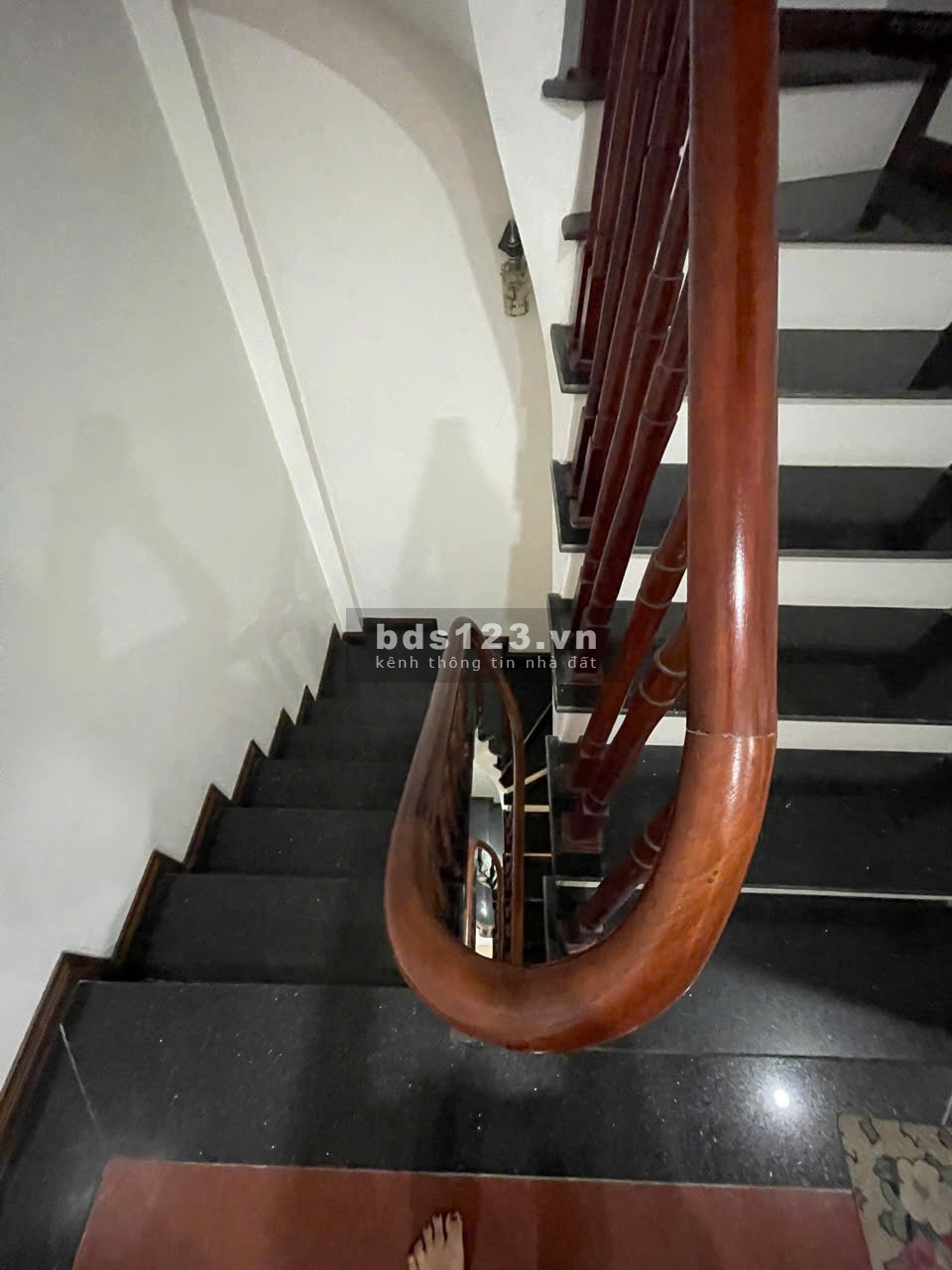Nhà trung tâm Ngọc Thụy 31m2, 6 tầng, full nội thất, ô tô đỗ đâu ngõ