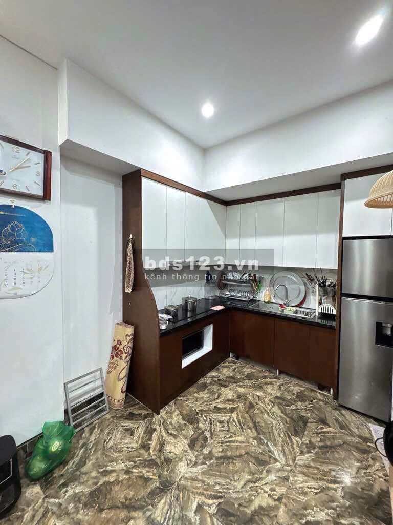 Nhà trung tâm Ngọc Thụy 31m2, 6 tầng, full nội thất, ô tô đỗ đâu ngõ