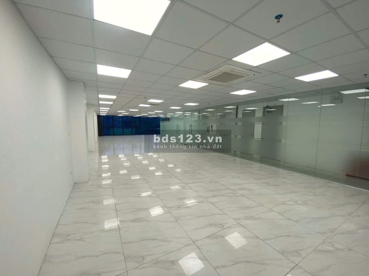 Cho thuê văn phòng hiện đại giá rẻ diện tích 150m, 350m tại ngõ 82 Duy Tân, Cầu giấy