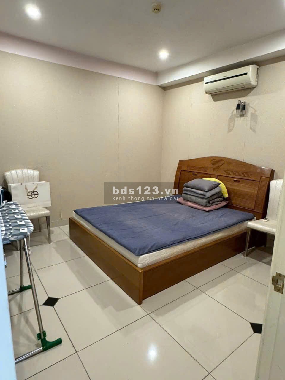 Chung cư Hoa Sen, 262 Lạc Long QUân, Q11: 120m2, 3p ngủ rộng, 2wc sạch, 15tr