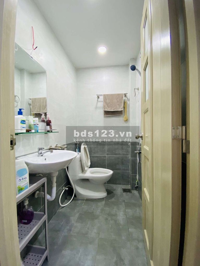 Cho thuê nhà nguyên căn HXH 2 mặt tiền tiện kinh doanh và ở