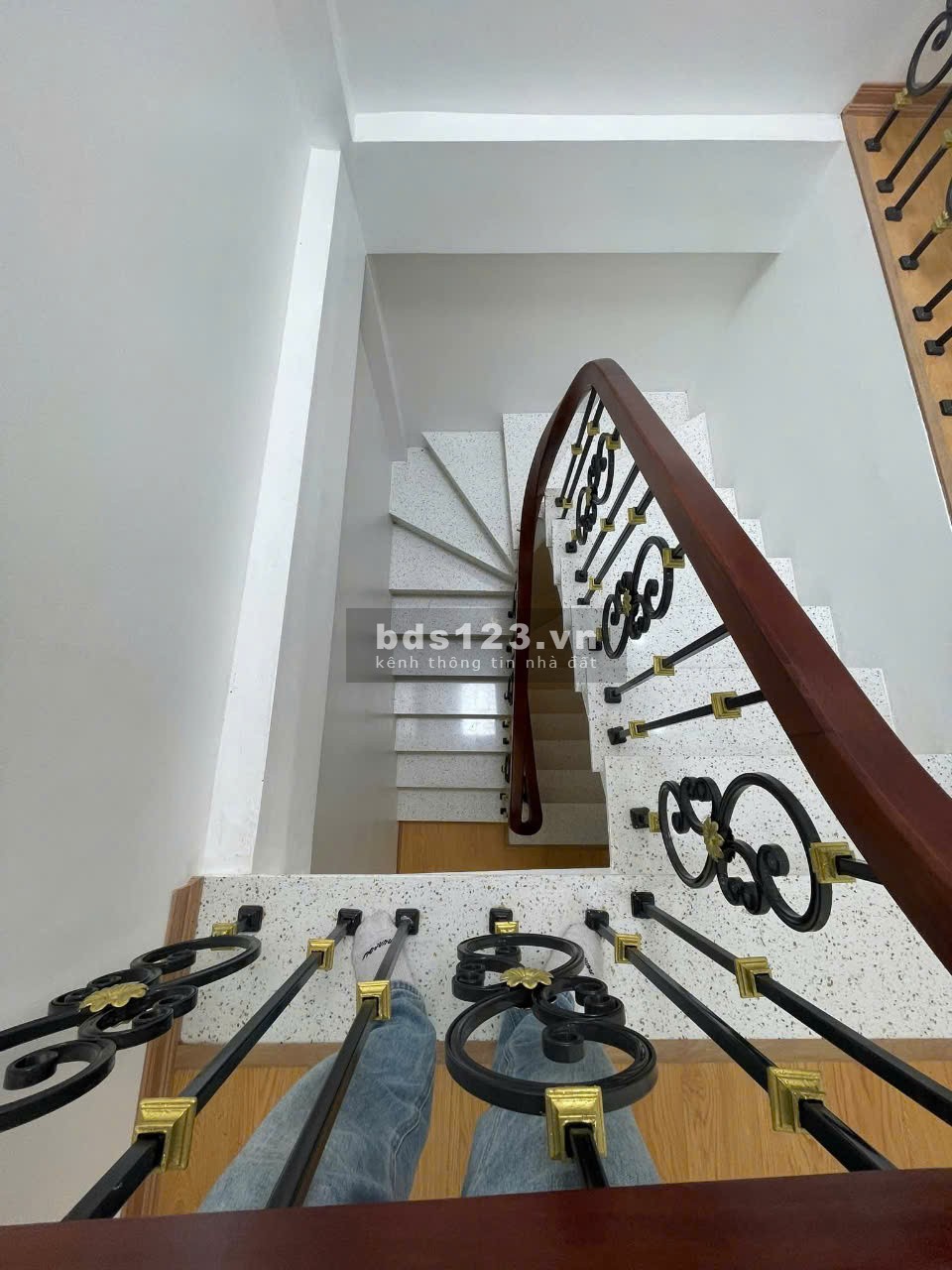 Bán Gấp Nhà 40m 4T MT3.6m giá 5,99Tỷ. Chùa Quỳnh Hai Bà Trưng 0947913839