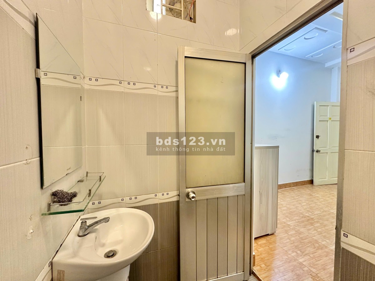 Phòng trọ cao cấp 25m2 ở 1-3 bạn đầy đủ tiện nghi tại 137/7 Trương Đăng Quế p3 Gò Vấp gần sân bay