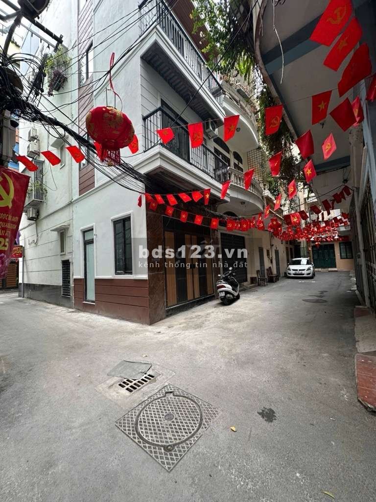 Nhà mới ở ngay, phân lô, ô tô đỗ đầu ngõ, tại Thanh Xuân