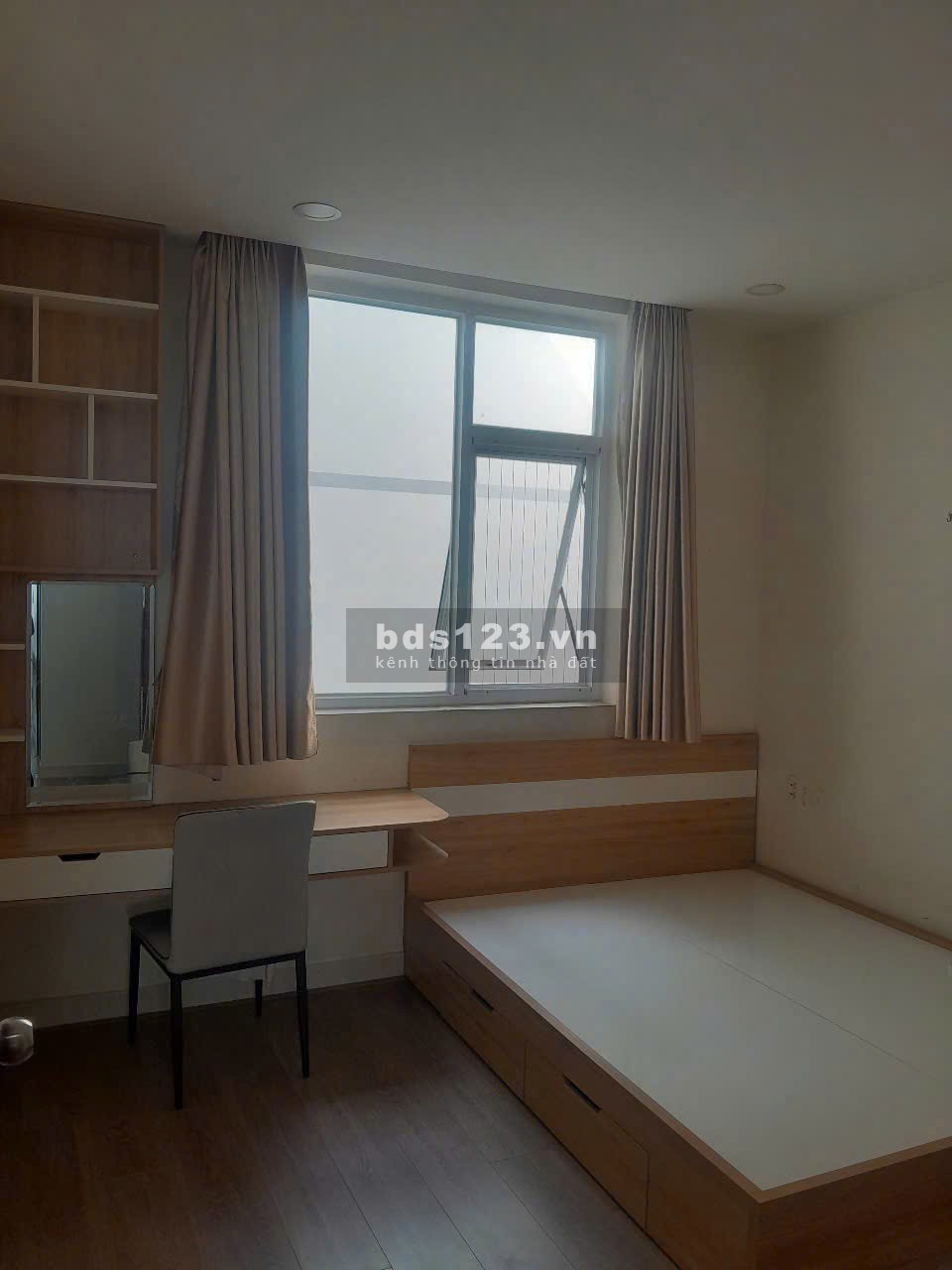 Cho thuê chung cư Song Đà Tower, P9, Q3: 2p ngủ, nhà mới, nội thất 13tr5