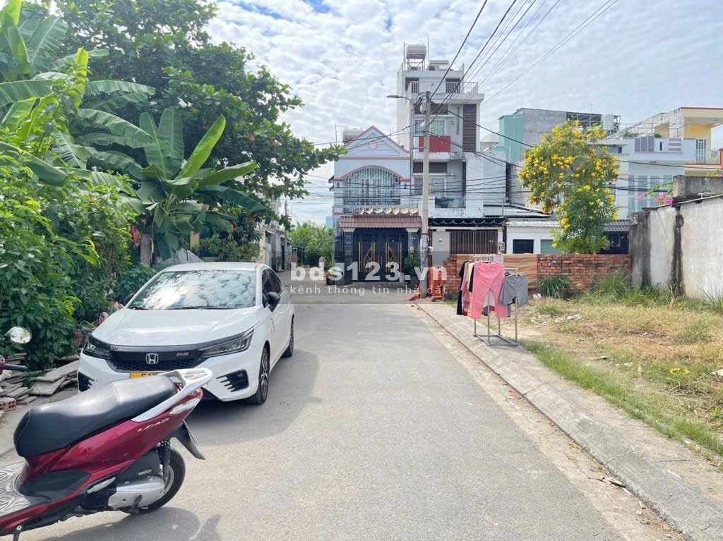 Bán nhà 2 mặt tiền, gần Vincom Lê Văn Việt, hẻm xe hơi tới nhà, hẻm thông/ 58m2 / 4,7 tỷ, Quận 9