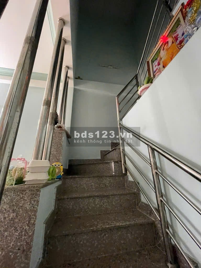 Bán nhà 2 mặt tiền, gần Vincom Lê Văn Việt, hẻm xe hơi tới nhà, hẻm thông/ 58m2 / 4,7 tỷ, Quận 9