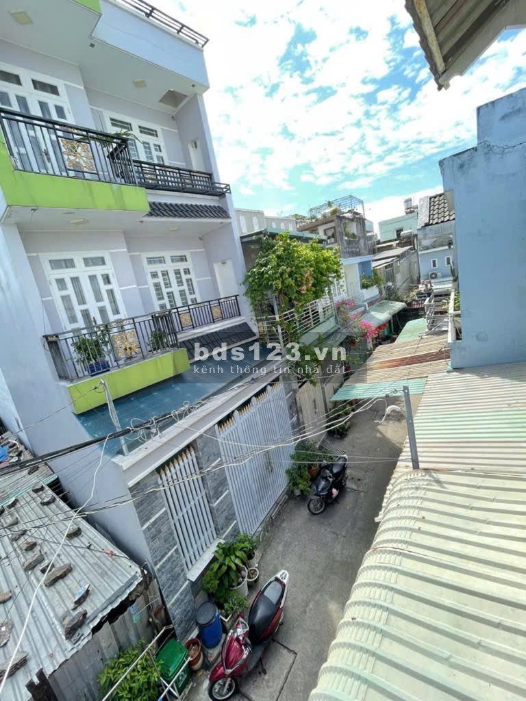 Bán nhà 2 mặt tiền, gần Vincom Lê Văn Việt, hẻm xe hơi tới nhà, hẻm thông/ 58m2 / 4,7 tỷ, Quận 9