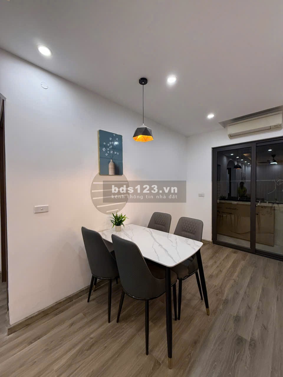 Bán Căn hộ chung cư 63m2 2PN+2WC giá 2,6 tỷ tại khu đô thị HH Linh Đàm