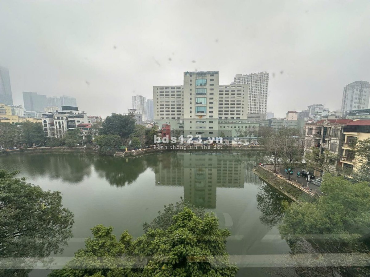 Bán nhà 6 tầng thang máy mặt hồ Chùa Láng - Đống Đa
