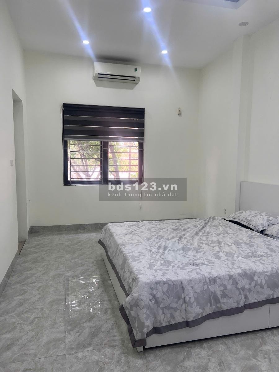 Nhà dân xây rộng đẹp - Phố vip - Ngõ ô tô tránh - Ô tô đỗ cửa - Bãi đỗ xe sau nhà