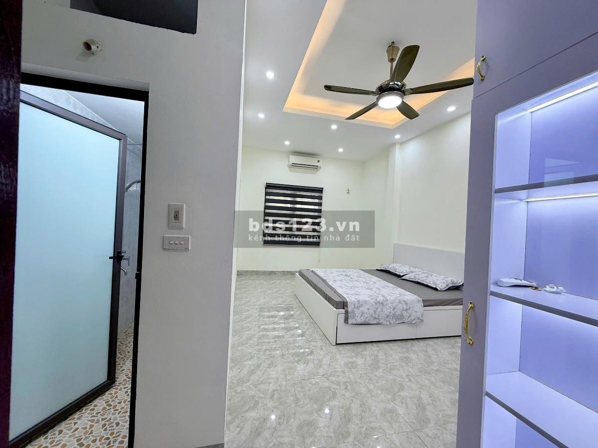 Nhà dân xây rộng đẹp - Phố vip - Ngõ ô tô tránh - Ô tô đỗ cửa - Bãi đỗ xe sau nhà