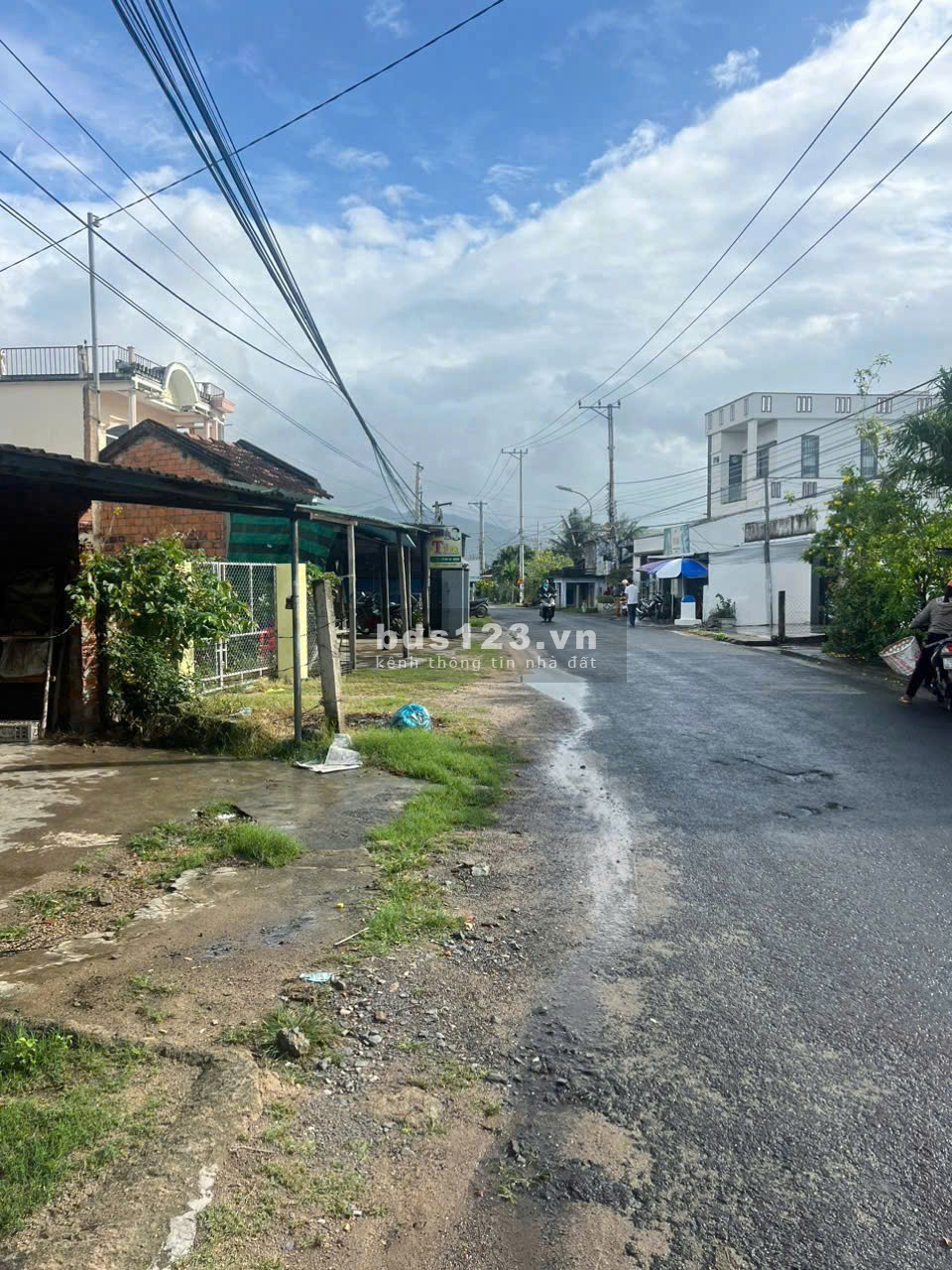 Bán lô đất đẹp mặt tiền đường Nguyễn Huệ – Vạn Khánh, Vạn Ninh, Khánh Hòa
