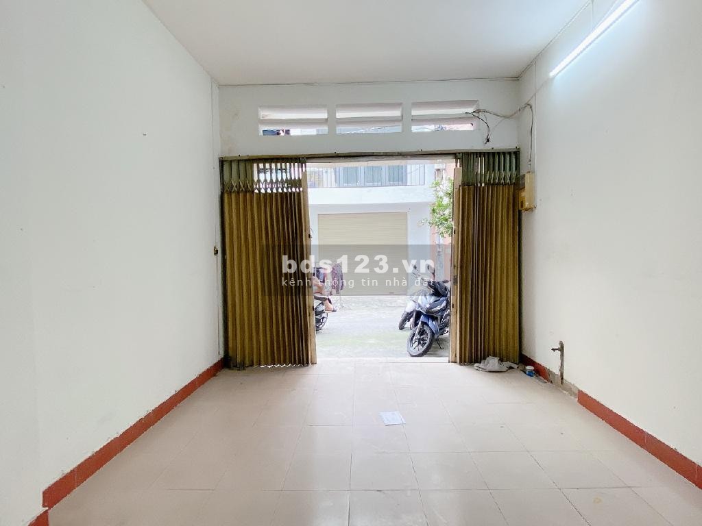 Gấp bán nhà đường Thành Thái, Q10 - Hẻm ô tô - 50m² - Chỉ 8.3 tỷ - Khu vực dân trí cao