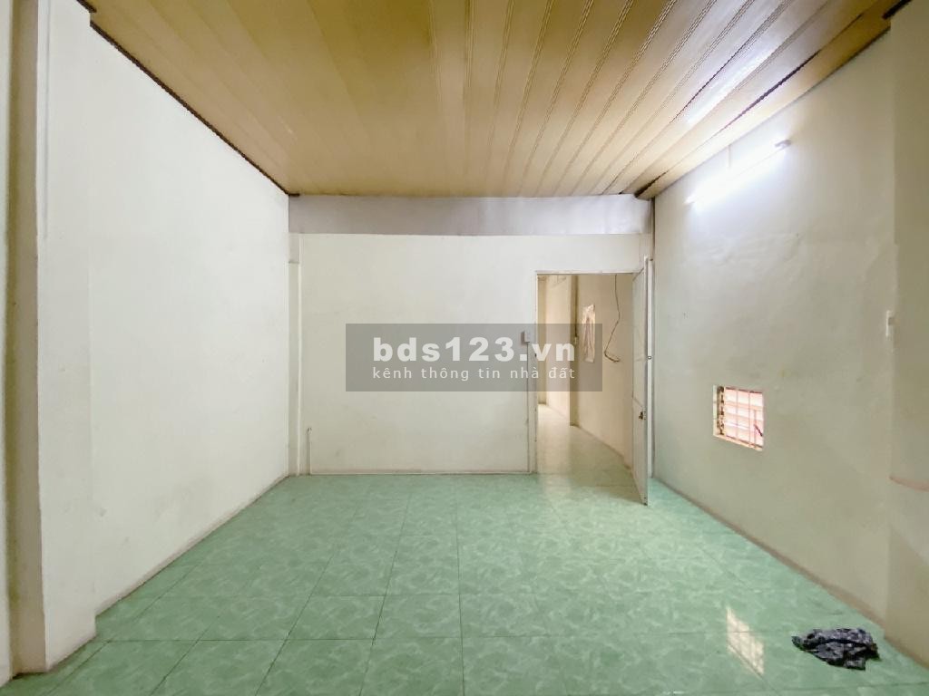 Gấp bán nhà đường Thành Thái, Q10 - Hẻm ô tô - 50m² - Chỉ 8.3 tỷ - Khu vực dân trí cao