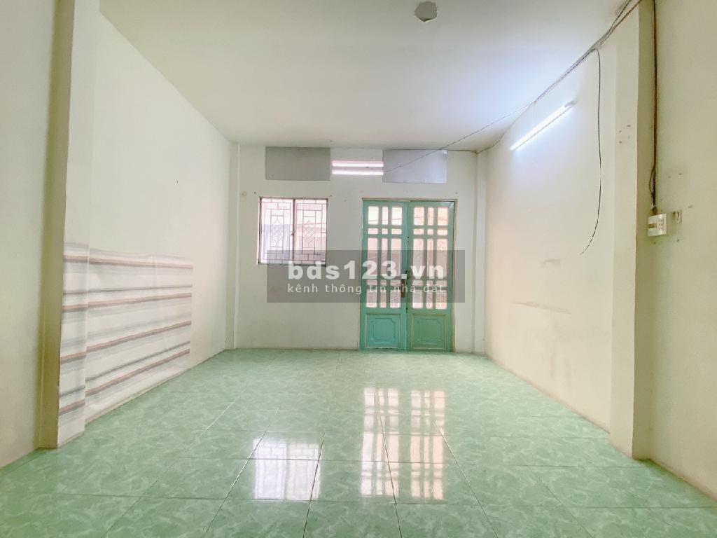 Gấp bán nhà đường Thành Thái, Q10 - Hẻm ô tô - 50m² - Chỉ 8.3 tỷ - Khu vực dân trí cao