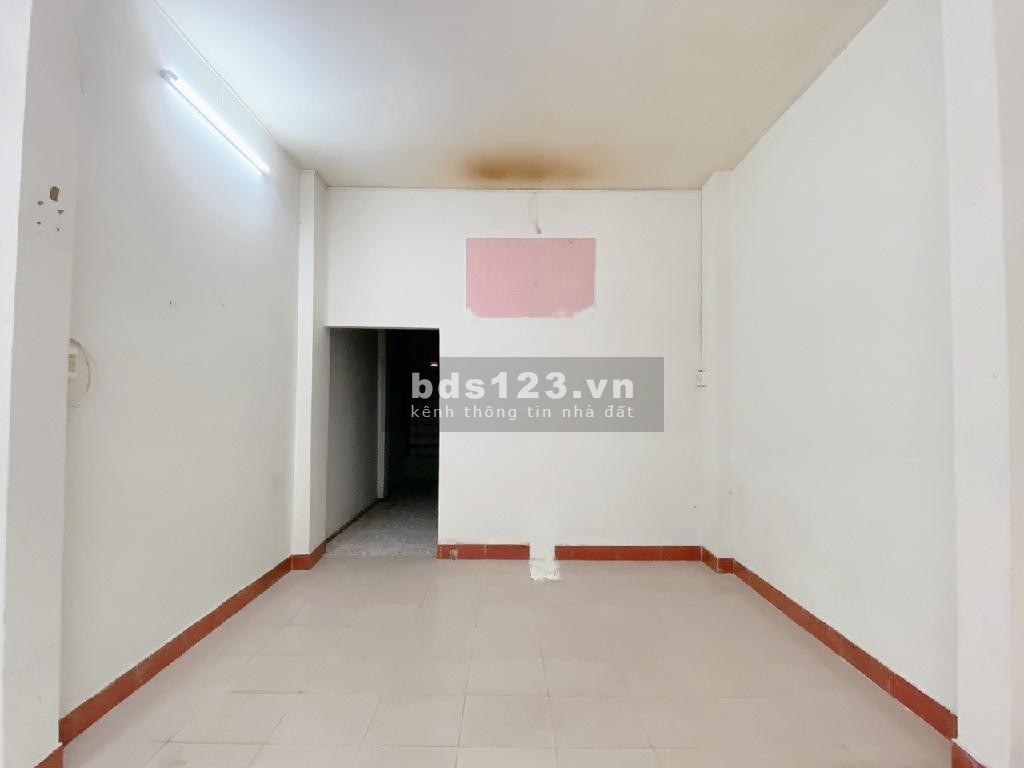 Gấp bán nhà đường Thành Thái, Q10 - Hẻm ô tô - 50m² - Chỉ 8.3 tỷ - Khu vực dân trí cao