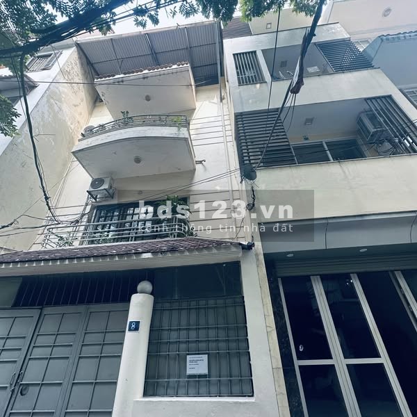 Bán nhà KBT 3.5 tầng ngõ Phố Linh Lang, Quận Ba Đình. MB 90m2 MT 6.2m 7 phòng 3 phụ, đường rộng 5m