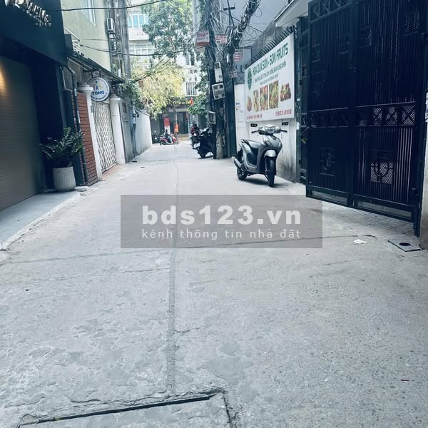 Bán nhà KBT 3.5 tầng ngõ Phố Linh Lang, Quận Ba Đình. MB 90m2 MT 6.2m 7 phòng 3 phụ, đường rộng 5m