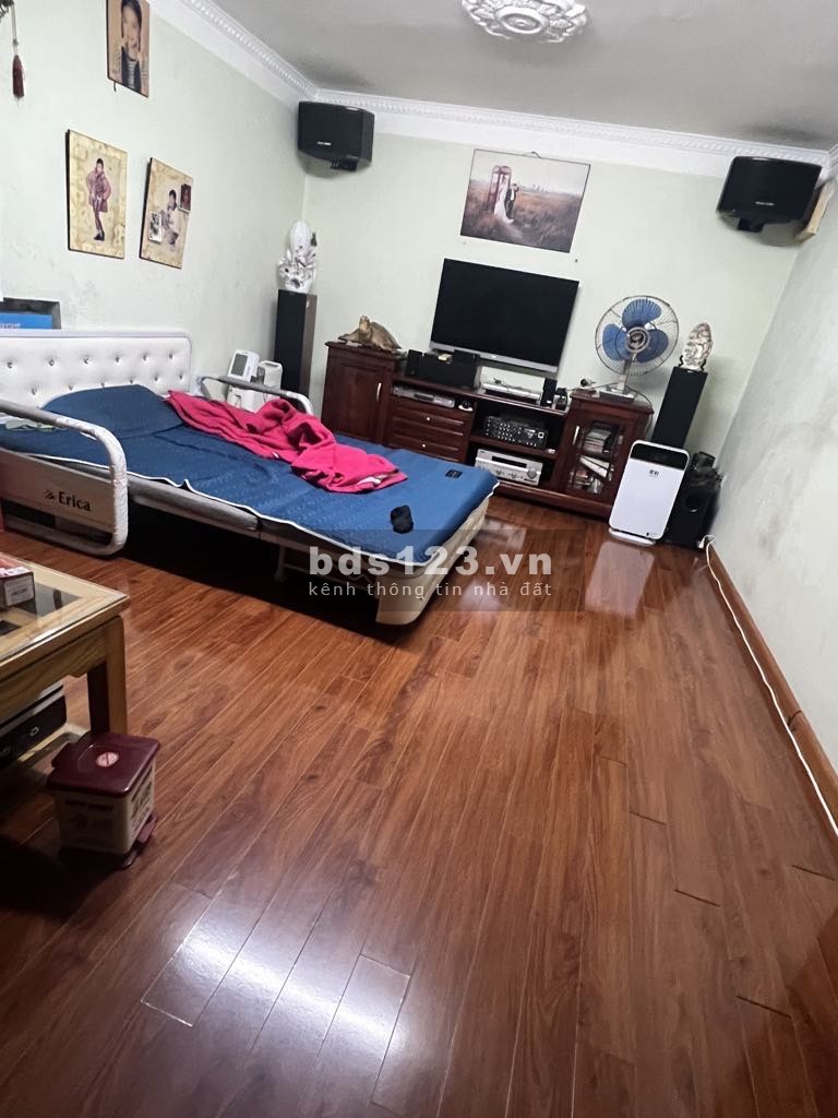 Bán nhà mặt ngõ 68 Cầu Giấy oto tránh giá 310tr/m2