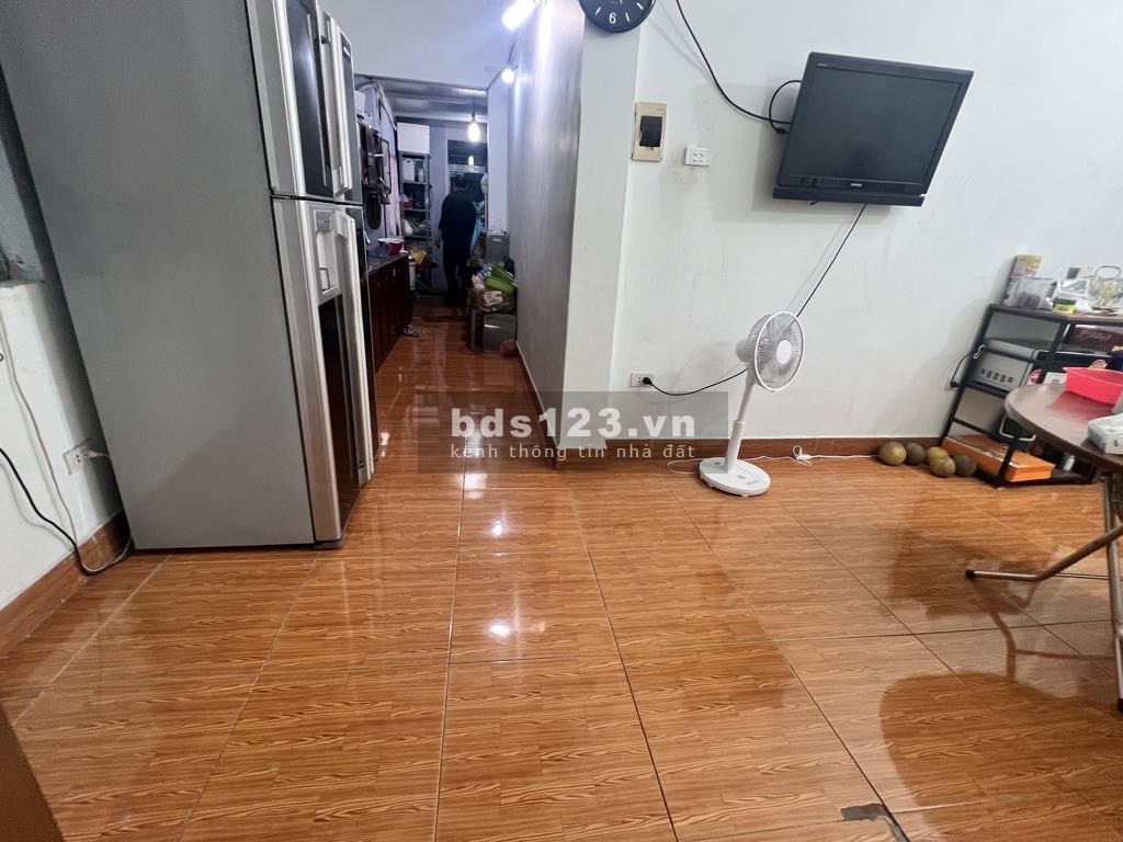 Bán nhà mặt ngõ 68 Cầu Giấy oto tránh giá 310tr/m2