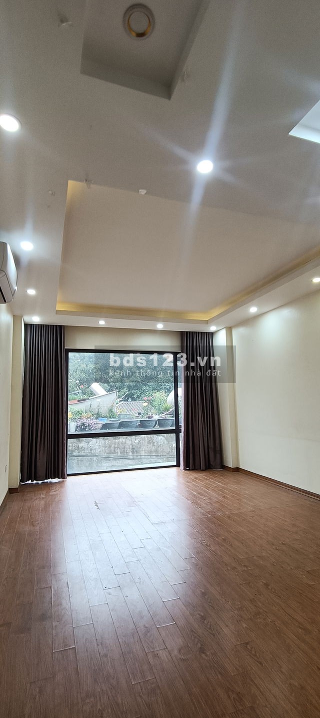 Bán nhà trung tâm Long Biên, gần phố Cổ, 4 tầng, 60m2, nhỉnh 12 tỷ