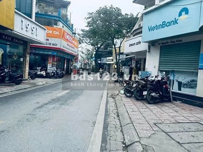 Bán nhà 5 Tầng Mặt Phố Số 44 Nguyễn Công Hoan. MB 102m2, MT 6.6m Nhà đang CT 90tr/th MP KINH DOANH