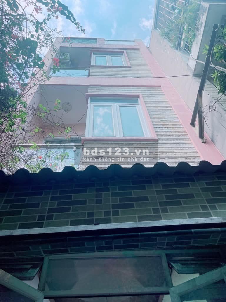 Nhà bán chính chủ 1 trệt, 3 lầu chỉ hơn 3 tỷ
