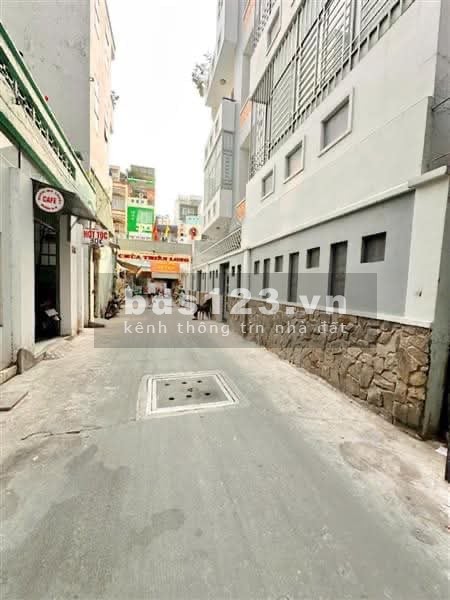 Nhà bán chính chủ - Diện tích 27 m² (ngang 04m) quận Phú Nhuận