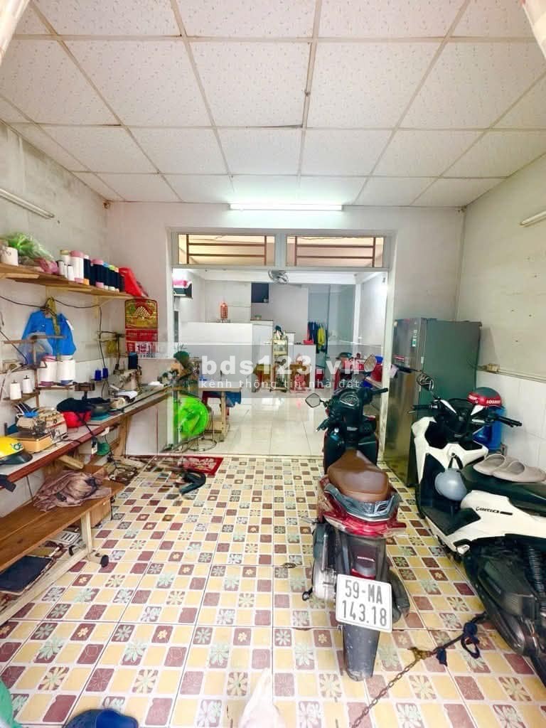 Siêu phẩm 4x10 - 4 tầng - Sổ vuông - Pháp lý chuẩn - Chỉ 3.x tỷ. Bình Hưng Hòa A, Bình Tân