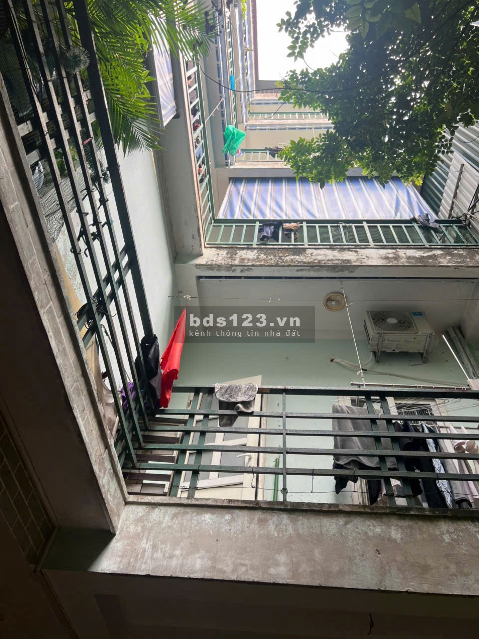 Bán Nhà 4.5 Tầng Ngõ Quan Nhân. MB 176m MT 11m Cách Phố 40m vị trí Đắc địa NGÕ THÔNG Tiện mua đầu tư