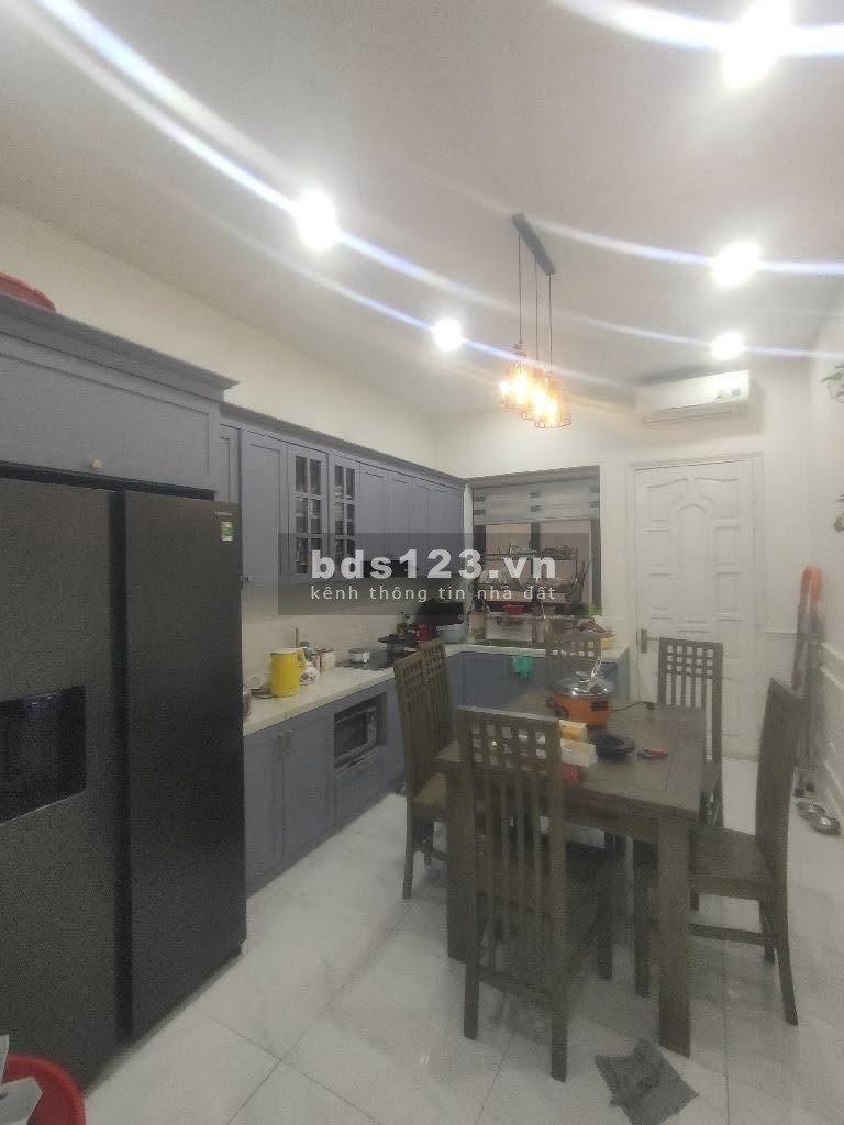 Bán nhà Ngọc Thụy, dân xây, 43m² - Chỉ 9.5 tỷ