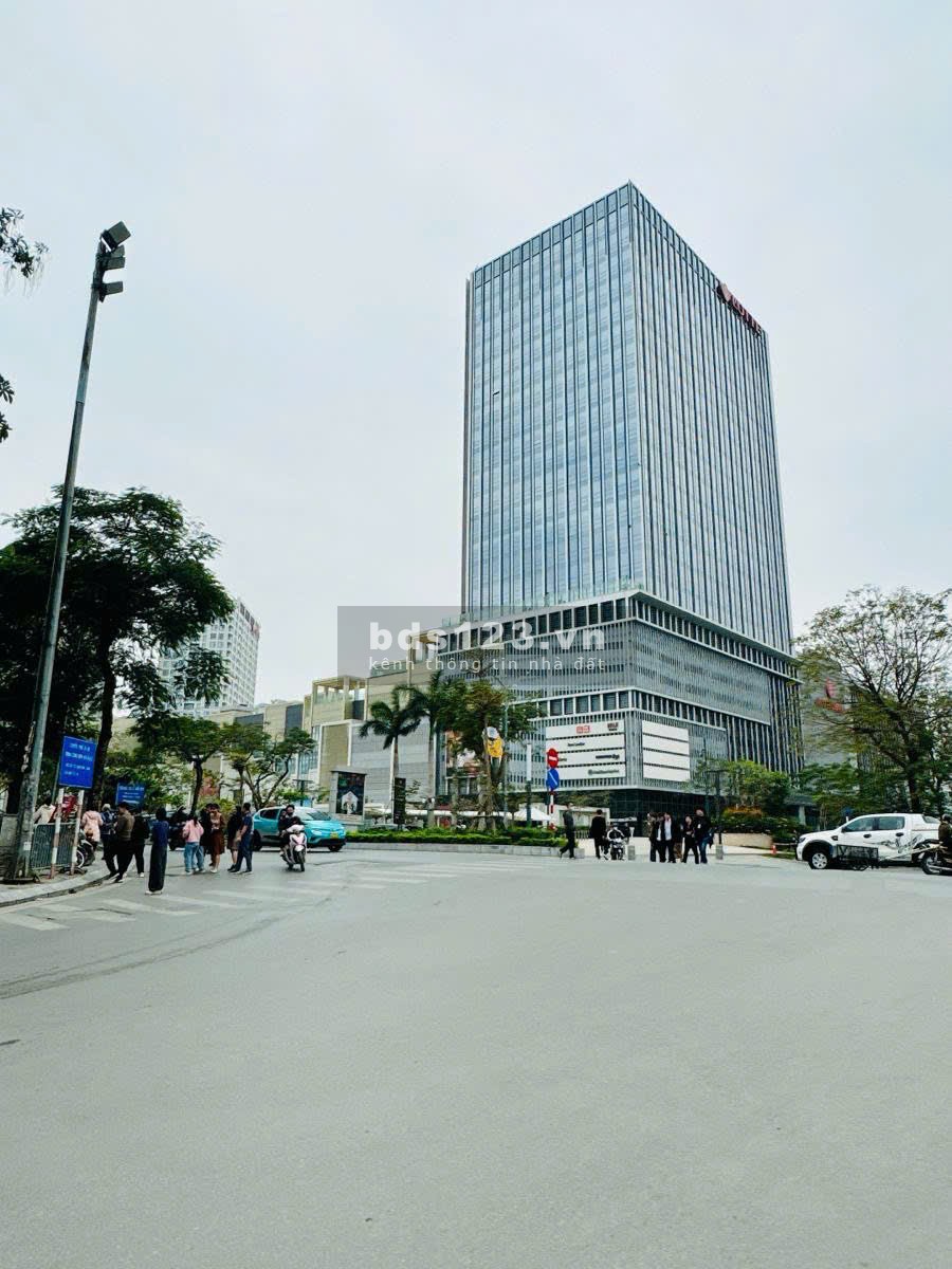 Nhà 60m - 4 tầng - mt 4mPhố Trịnh Công Sơn Thông ra ngõ 656 Lạc Long Quân ,612 Lạc Long Quân, Âu Cơ