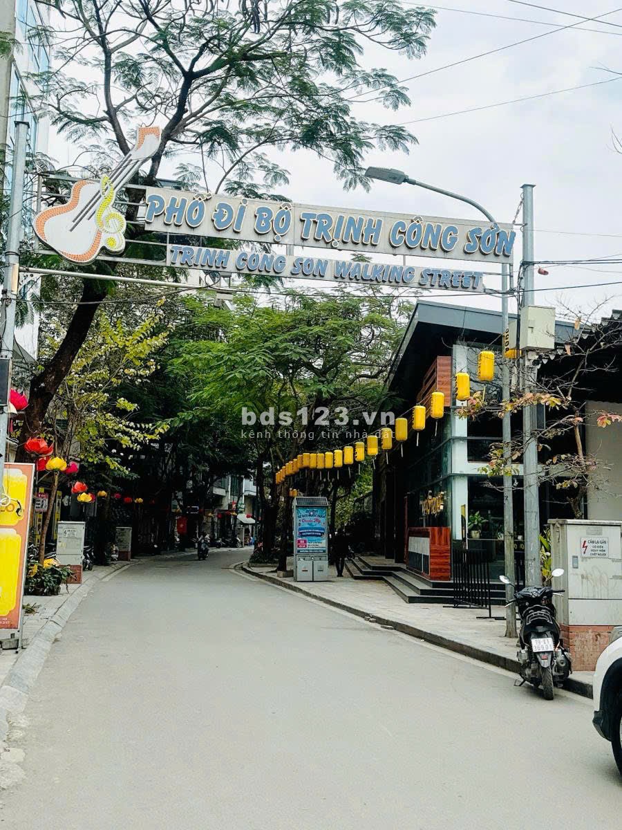 Nhà 60m - 4 tầng - mt 4mPhố Trịnh Công Sơn Thông ra ngõ 656 Lạc Long Quân ,612 Lạc Long Quân, Âu Cơ