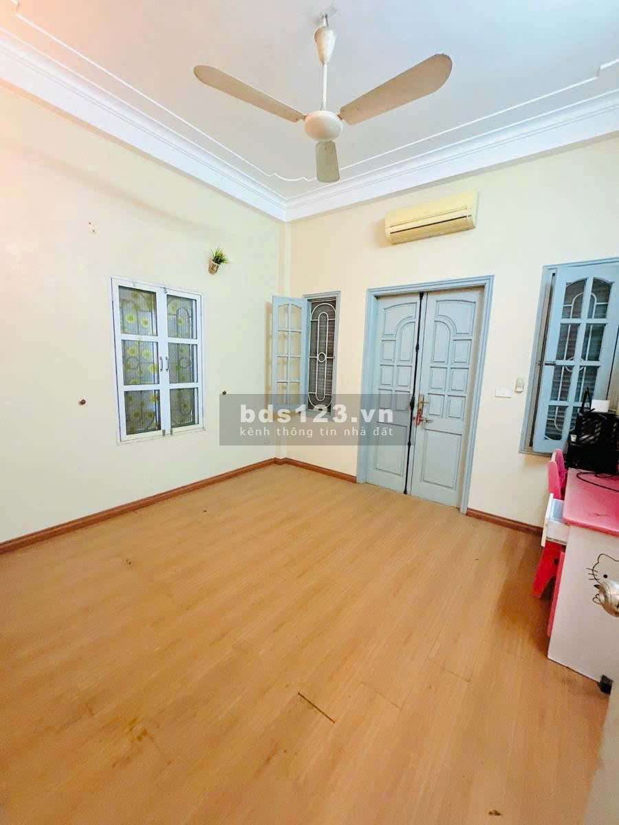 Nhà 60m - 4 tầng - mt 4mPhố Trịnh Công Sơn Thông ra ngõ 656 Lạc Long Quân ,612 Lạc Long Quân, Âu Cơ