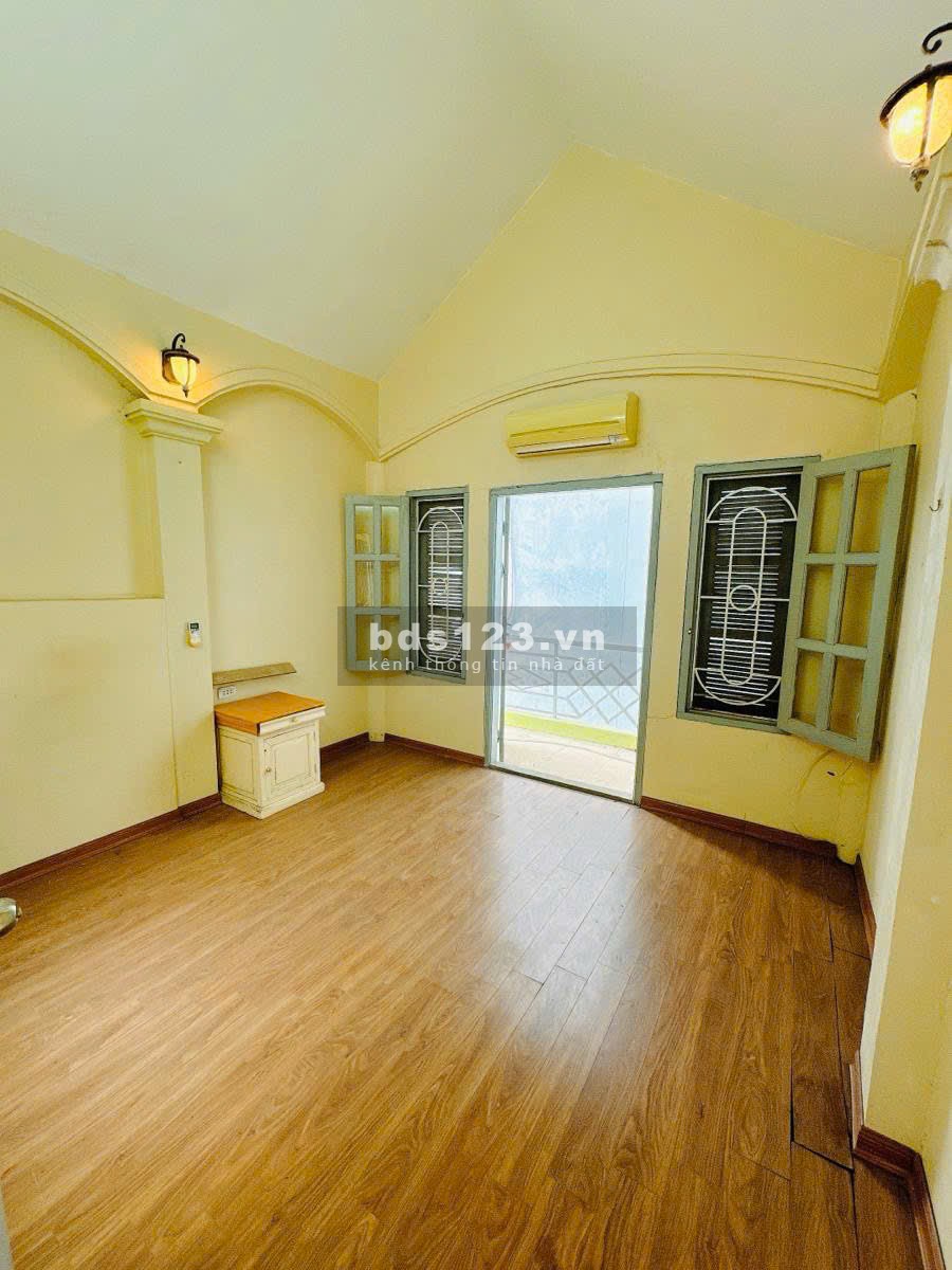 Nhà 60m - 4 tầng - mt 4mPhố Trịnh Công Sơn Thông ra ngõ 656 Lạc Long Quân ,612 Lạc Long Quân, Âu Cơ