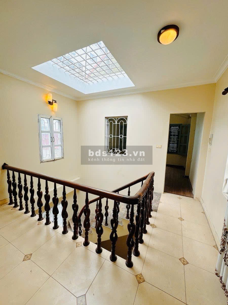Nhà 60m - 4 tầng - mt 4mPhố Trịnh Công Sơn Thông ra ngõ 656 Lạc Long Quân ,612 Lạc Long Quân, Âu Cơ