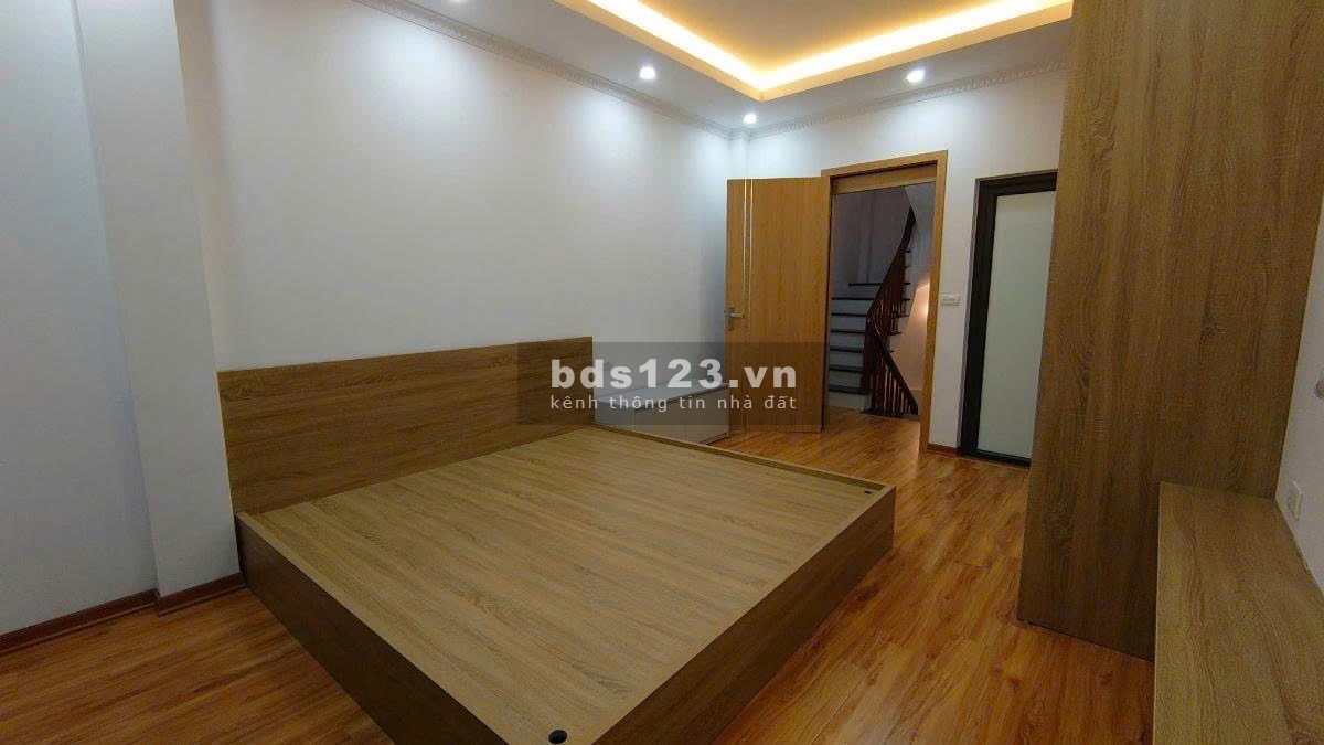 An Dương Vương - Bắc Từ Liêm. Diện tích: 30m - 5 tầng - Mt: 3.3m. Giá: 5.75 tỷ