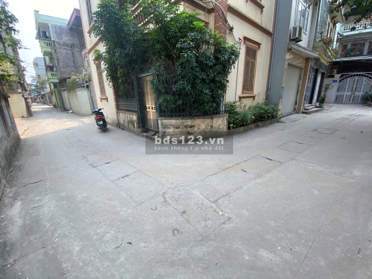 An Dương Vương - Bắc Từ Liêm. Diện tích: 30m - 5 tầng - Mt: 3.3m. Giá: 5.75 tỷ