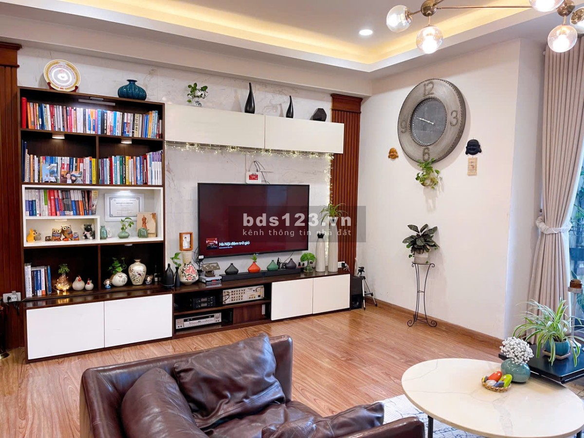 Chính chủ bán căn hộ Ecolife Tây Hồ, căn góc đẹp, 3PN, nội thất xịn, sẵn ở.