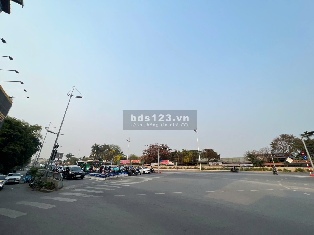Đất thổ cư tại đường Tô Ngọc Vân, ph Quảng An, Tây Hồ, Hà Nội với diện tích 220m² Giá 558,5ty