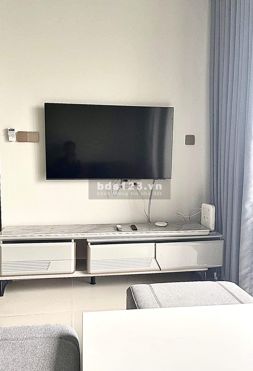 Căn góc cổng vào chung cư Boulevard Q7 - Full nội thất - 2PN - Giá 2.85 tỷ.