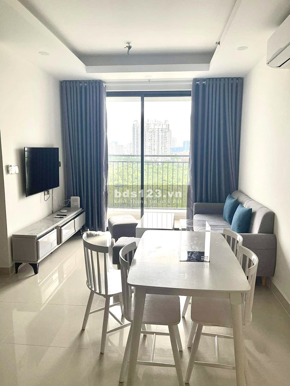 Căn góc cổng vào chung cư Boulevard Q7 - Full nội thất - 2PN - Giá 2.85 tỷ.