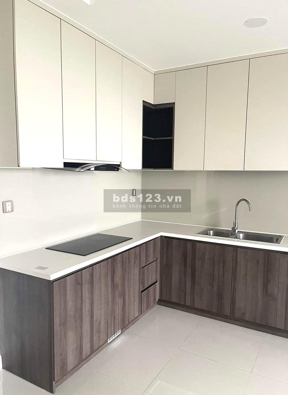 Căn góc cổng vào chung cư Boulevard Q7 - Full nội thất - 2PN - Giá 2.85 tỷ.