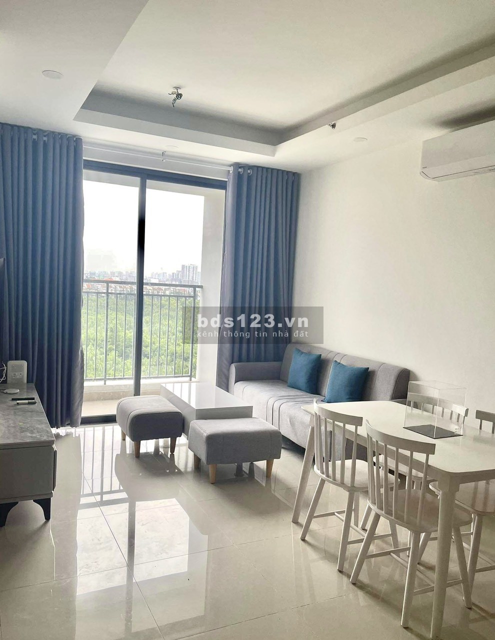Căn góc cổng vào chung cư Boulevard Q7 - Full nội thất - 2PN - Giá 2.85 tỷ.